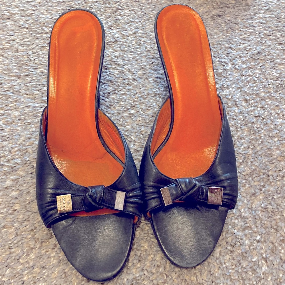 Vintage Gucci kitten peep toe shoes in black